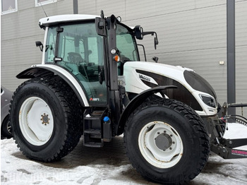  2019 Valtra A114 traktor / Brøyterigget / 261 timer - Farm tractor