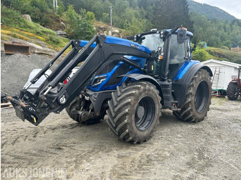  2021 mod Valtra T235 med brøyteplate og 2 sett hjul, sommer- og vinterhjul - Farm tractor