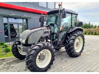  Valtra A93 - Farm tractor