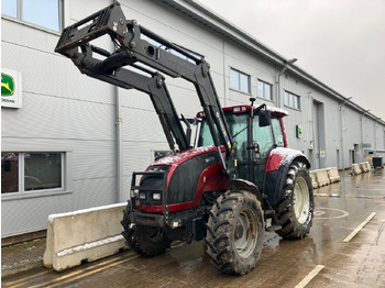  Valtra M130 - Farm tractor