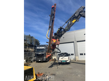  TAMROCK 1032 - BORETÅRN TIL GRAVEMASKIN MED ATLAS HAMMER - RADIOSTYRING - Drilling rig