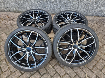  19 inch Velgen met Pirelli Winterbanden - Wheel and tire package