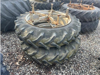 Pirelli 12,4R36 Molcon 5 arme bred  - Wheel and tire package