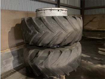 Pirelli 710/70X38  - Wheel and tire package