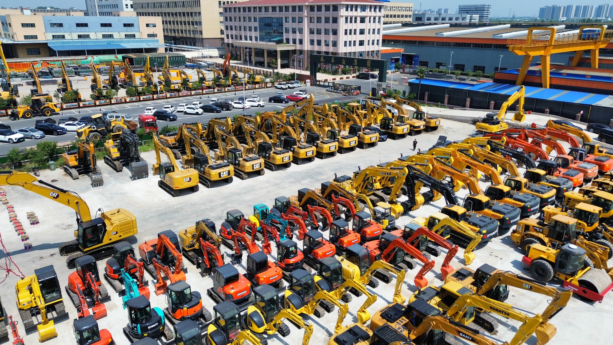 Toaks International Trading Company - Construction machinery - Year: 2016, 2-axle, air conditioner undefined: picture 3