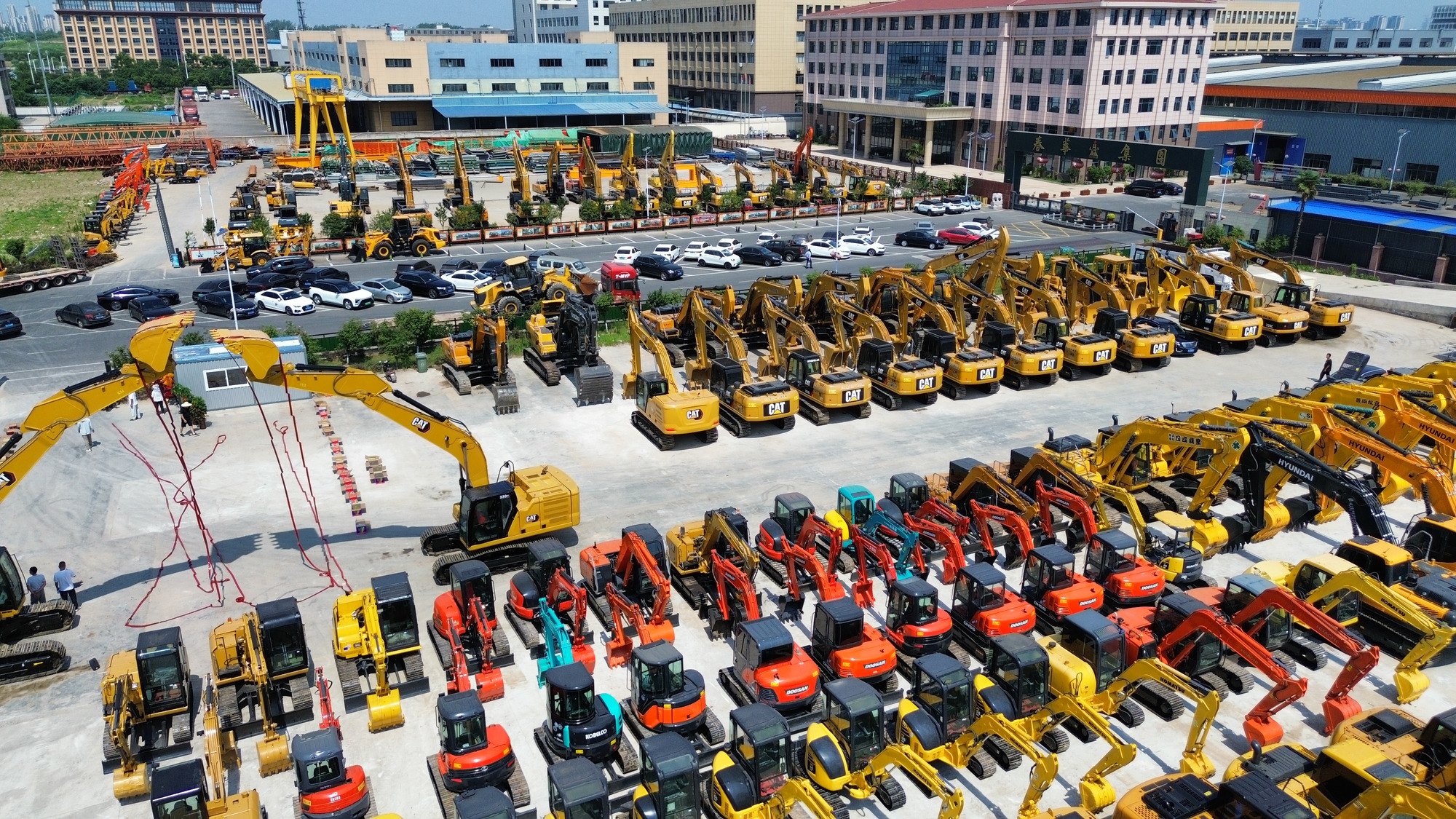 Toaks International Trading Company - Construction machinery - Year: 2016, 2-axle, air conditioner undefined: picture 2