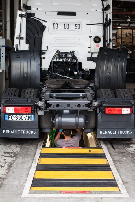 Renault Trucks France - Tractor units - 4x2, gearbox: automatic undefined: picture 7