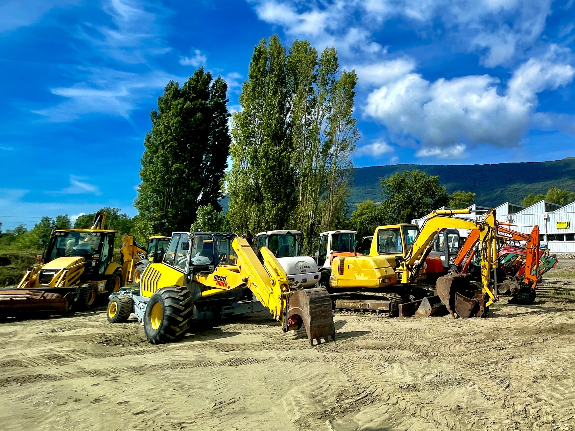 DB EQUIPMENT - Trucks RENAULT - 8x4 undefined: picture 7