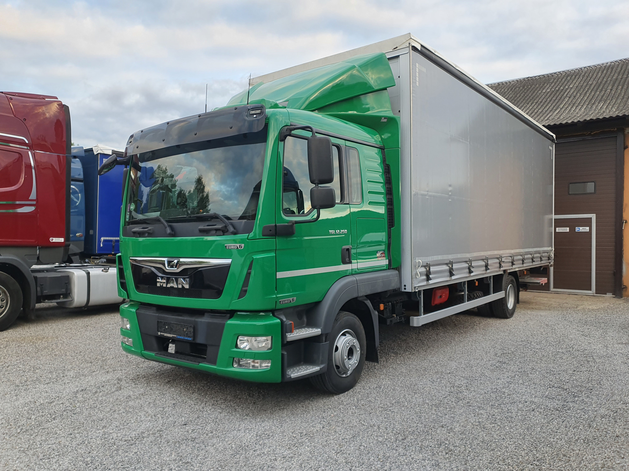 Damian Bryła FIRMA HANDLOWO - USŁUGOWA - vehicles for sale undefined: picture 20