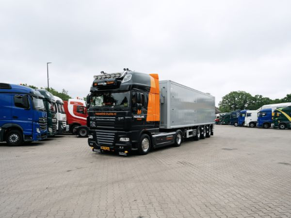 Hesselink Trucks B.V. undefined: picture 6