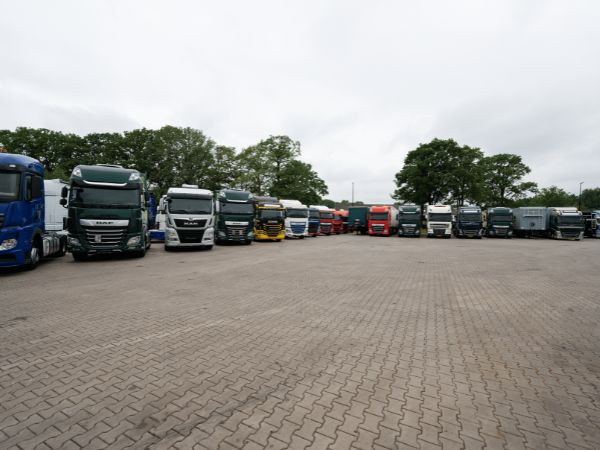 Hesselink Trucks B.V. undefined: picture 5