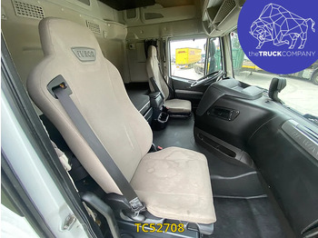 Curtainsider truck Iveco Stralis: picture 5