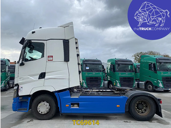 Tractor unit Renault T 480: picture 2 Tractor unit Renault T 480: picture 2