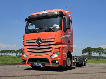 Container transporter/ Swap body truck MERCEDES-BENZ Actros 2545