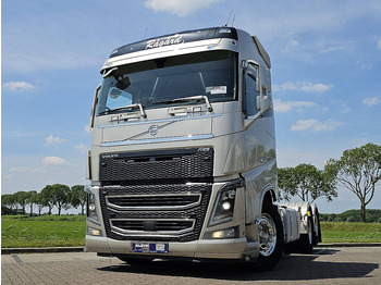 Volvo FH 750 6X2 9T FA WB 430 on lease Volvo FH 750 6X2 9T FA WB 430: picture 1