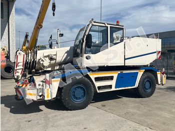 Rough terrain crane LOCATELLI