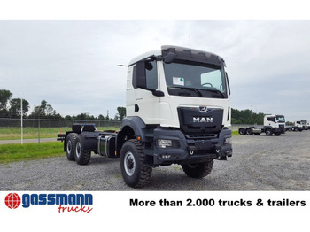 New Cab chassis truck MAN TGS 33.440 6x6 BB CH, Euro2, Einzelbereifung: picture 3