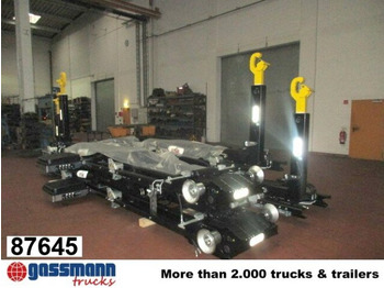 Hook lift truck