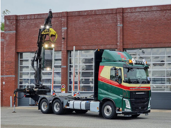 Timber truck VOLVO FH13 540