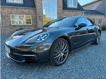 Sedan PORSCHE