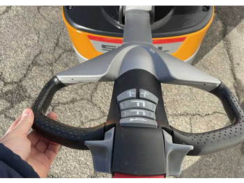 Pallet truck Still EXU-H 18 (Batteria 100%): picture 4