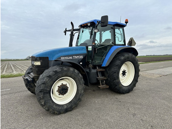 Farm tractor NEW HOLLAND TM135