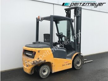 Diesel forklift JUNGHEINRICH Gabelstapler DFG 425: picture 3