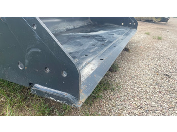 New Bucket for Skid steer loader BOBCAT 1730mm: picture 5