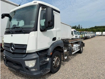 Hook lift truck MERCEDES-BENZ Antos 1824