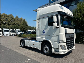 Tractor unit DAF XF 530