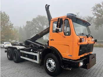 Hook lift truck MERCEDES-BENZ