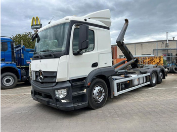 Hook lift truck MERCEDES-BENZ Actros 2543