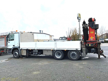 Crane truck, Dropside/ Flatbed truck Mercedes-Benz Actros 2546 L 6x2  Pritsche Heckkran Palfinger P: picture 4