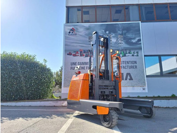 4-way reach truck Hubtex DQ45D: picture 3