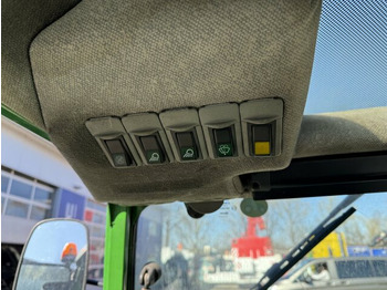 Municipal tractor John Deere 3520 Kommunaltrak. Frontkraftheber Kuppeldreieck: picture 4 Municipal tractor John Deere 3520 Kommunaltrak. Frontkraftheber Kuppeldreieck: picture 4