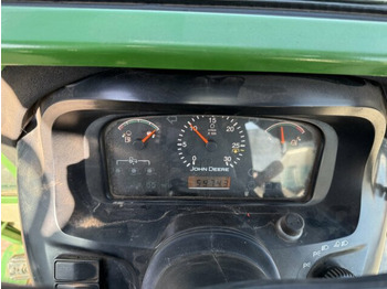 Municipal tractor John Deere 3520 Kommunaltrak. Frontkraftheber Kuppeldreieck: picture 3 Municipal tractor John Deere 3520 Kommunaltrak. Frontkraftheber Kuppeldreieck: picture 3