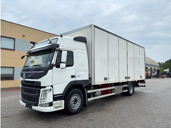 Box truck VOLVO FM330: picture 3
