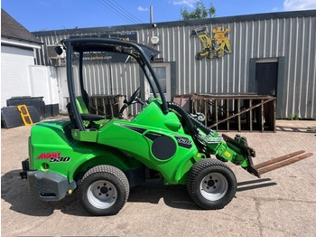 Compact loader AVANT