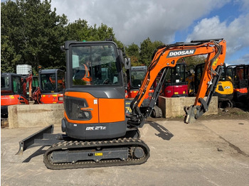 Mini excavator DOOSAN DX27Z