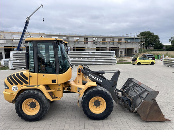 Wheel loader VOLVO L 30 B PRO 3er Kreis Klappschaufel+Palettengabel: picture 2