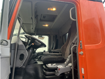 Interior photo 1: Cab chassis truck Mercedes-Benz Actros 2644/48 K 6x4 Actros 2644/48 K 6x4, Manual Gearbox, Full Steel