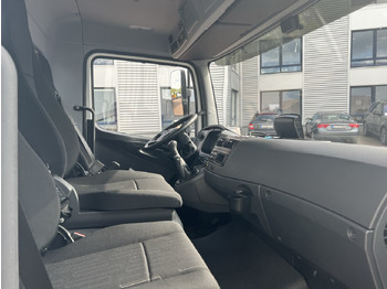 Interior photo 2: Mercedes-Benz Atego 818/23 K 4x2 Atego 818/23 K 4x2, 2x AHK, Meiller-Kipper, mehrfach Vorhanden! on lease Mercedes-Benz Atego 818/23 K 4x2 Atego 818/23 K 4x2, 2x AHK, Meiller-Kipper, mehrfach Vorhanden!