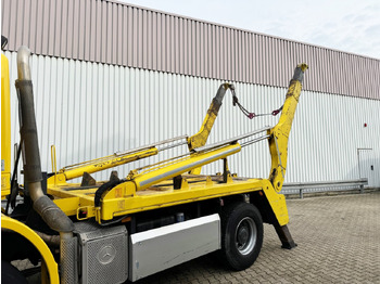 Skip loader truck Mercedes-Benz Axor 1833 K 4x2 Axor 1833 K 4x2, Gergen TAK 20 Tele-Absetzer: picture 2