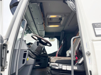 Interior photo 1: Renault C 520 6x4 C 520 6x4, Retarder, Nebenantrieb on lease Renault C 520 6x4 C 520 6x4, Retarder, Nebenantrieb