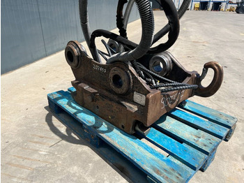 Quick coupler for Construction machinery OilQuick OQ70/55 - 323E: picture 3