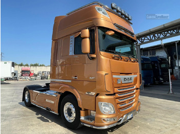 Tractor unit DAF XF 530