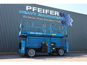 Scissor lift GENIE