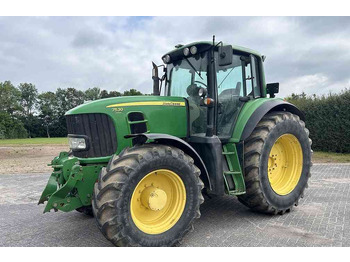 Farm tractor JOHN DEERE 7530