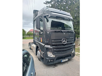 Tractor unit Mercedes-Benz Mp4 1845 mega: picture 2