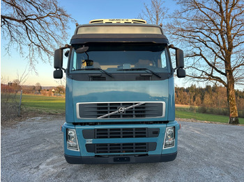 Refrigerator truck VOLVO FH 400 4x2 Kühler: picture 5